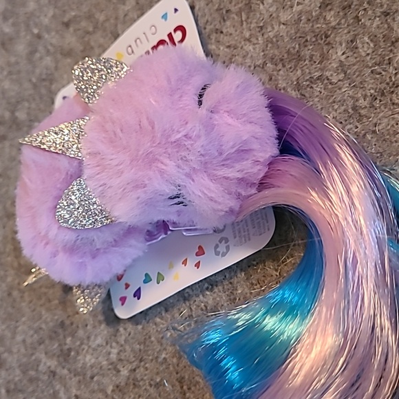 Claire's Club Girl's Plushy Unicorn Hair Accessories & Colorful Extensions Clips - Picture 11 of 11